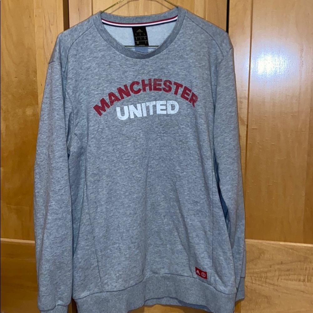 Manchester United sweatshirt